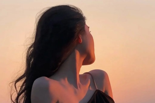 郭美美秘史：一个美女网红的堕落史